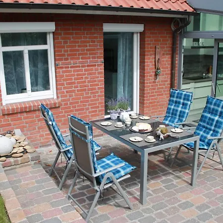 Ostfriesenhuus Ferienhaus *